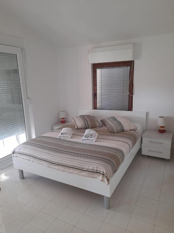 Apartman Lugovic Szybenik Zewnętrze zdjęcie