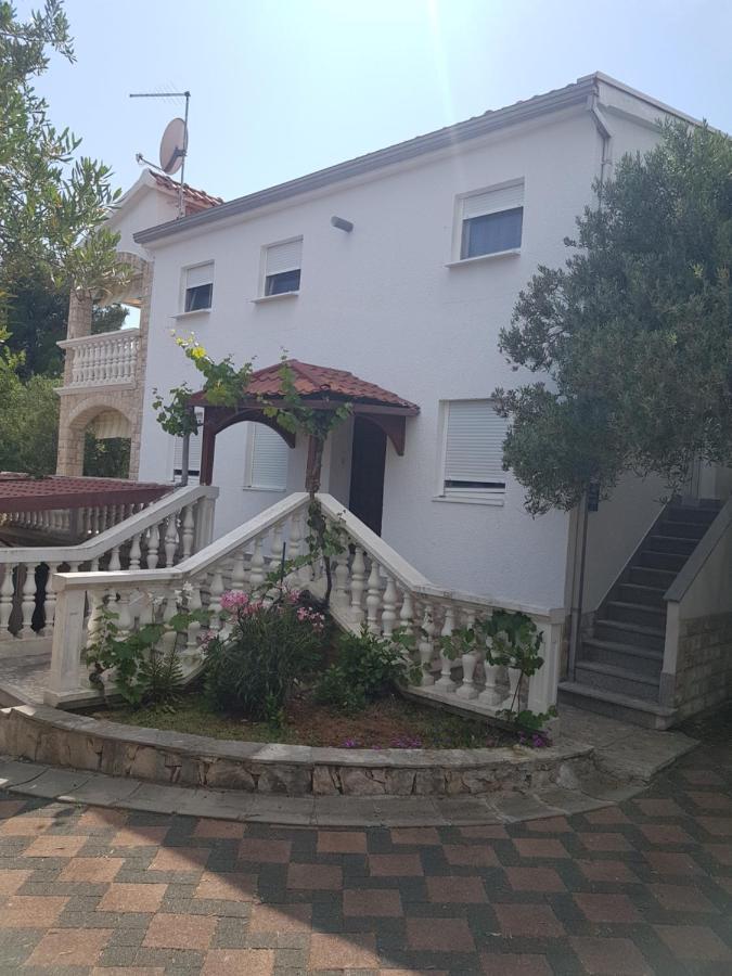 Apartman Lugovic Szybenik Zewnętrze zdjęcie