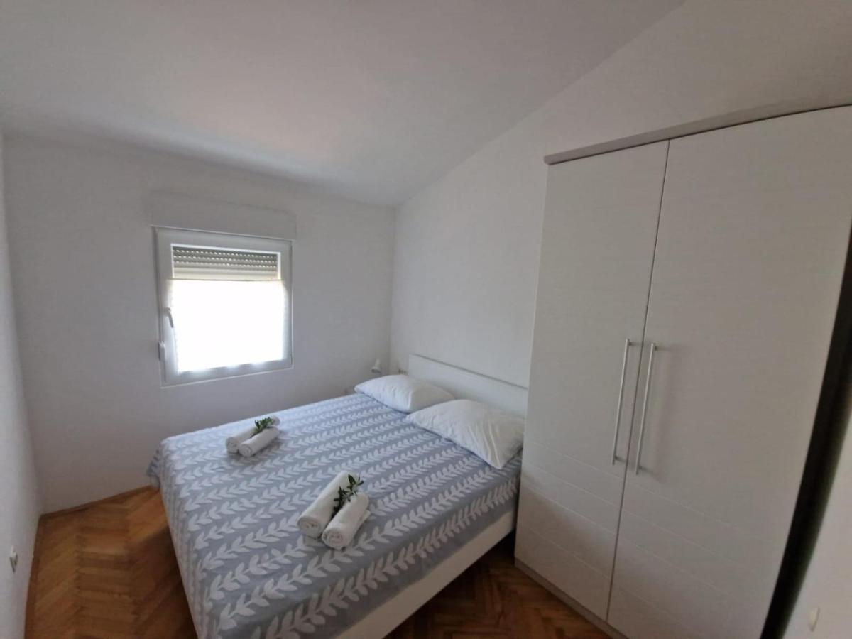 Apartman Lugovic Szybenik Zewnętrze zdjęcie