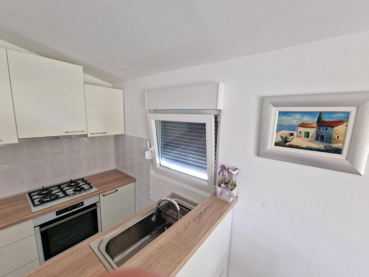 Apartman Lugovic Szybenik Zewnętrze zdjęcie